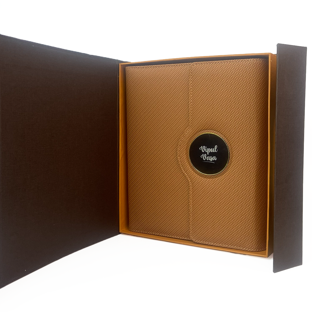 Sparq Smart – Wireless Charging Powerbank Ringbinder Notebook - Tan